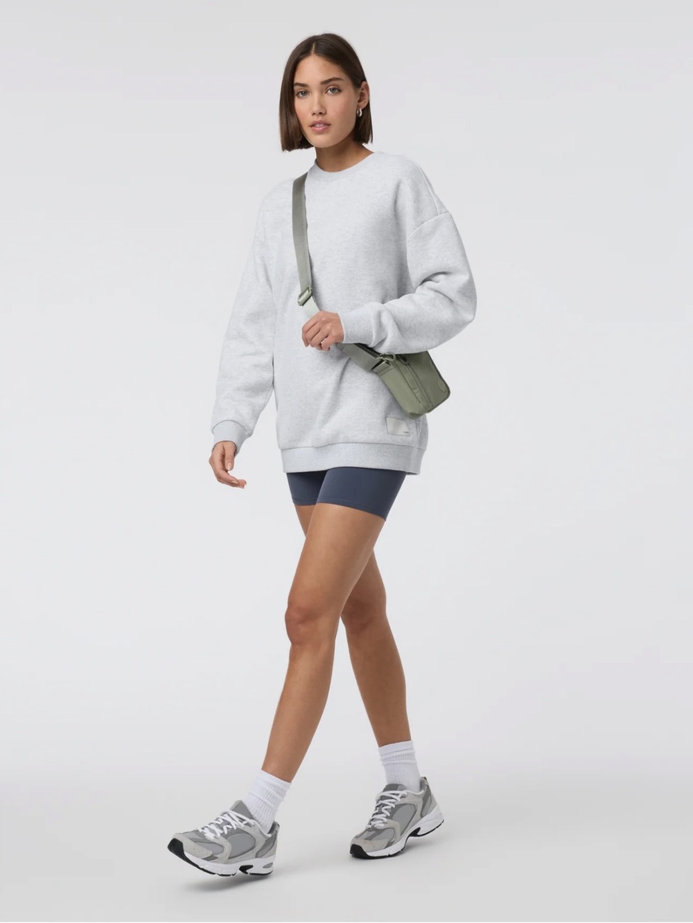 NWT Vuori women's restore oversized crew 2.0 sz XS pale grey heather (B)